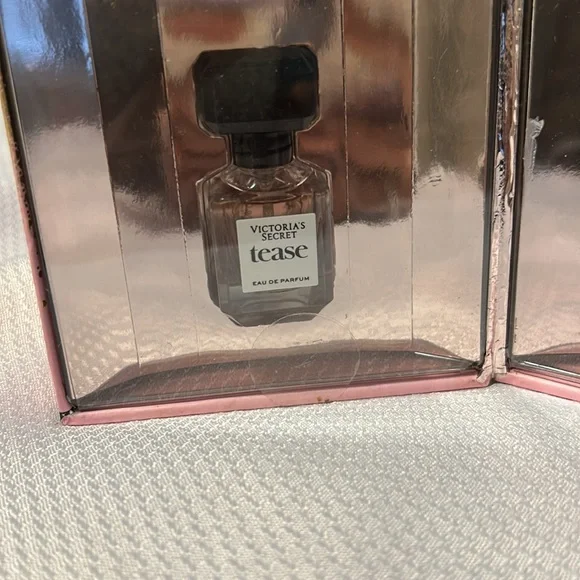 Victoria's Secret Perfume Variety NWT valued at $72 but on sale for $48 - Picture 4 of 8